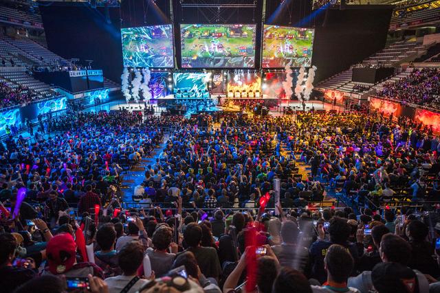 人手短缺的 人手短缺的