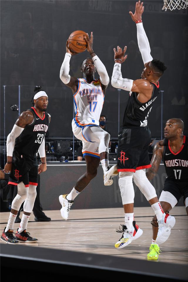 英超:曼联补时阶段连进两球 逆转险胜布伦特福德